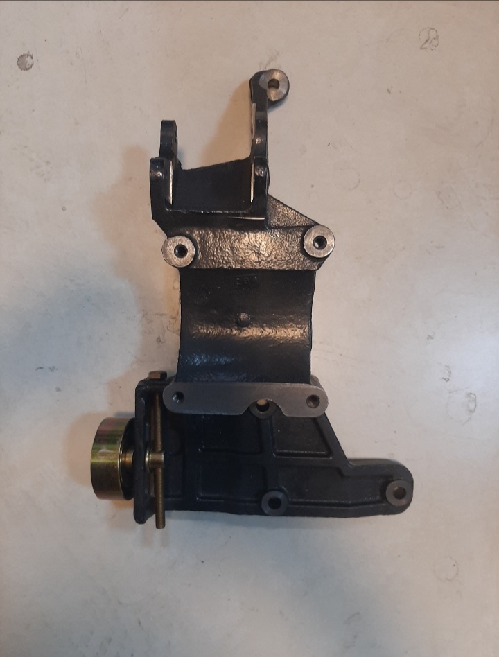 پایه پمپ هیدرولیک مزدا وانت کارا